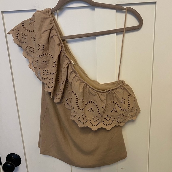 Old Navy Eyelet One-Shoulder Paneled Rib-Knit Top Color: Dried Linen XL - Picture 3 of 6